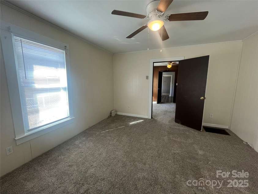 517 Denver Street, Kannapolis, NC 28083.  MLS# CAR4221454, YatesRealty ID 1845. 