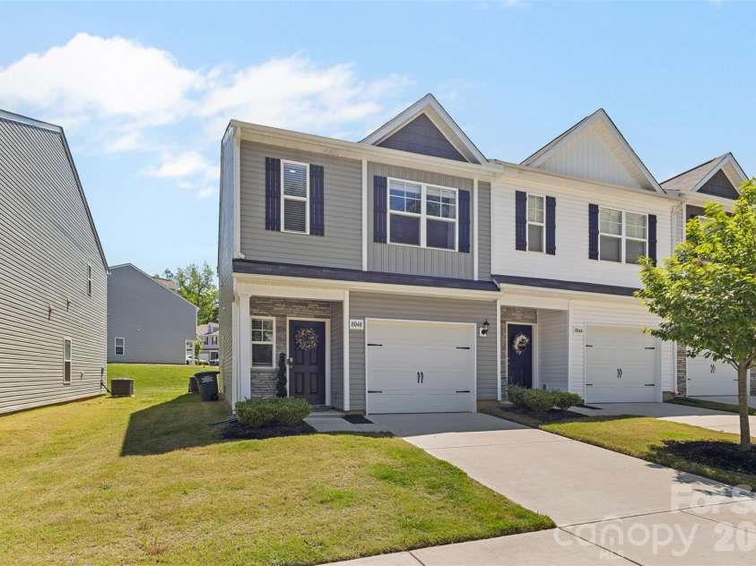 8048 Alderton Lane, Charlotte, NC 28215.  MLS# CAR4292122, YatesRealty ID 1845. 