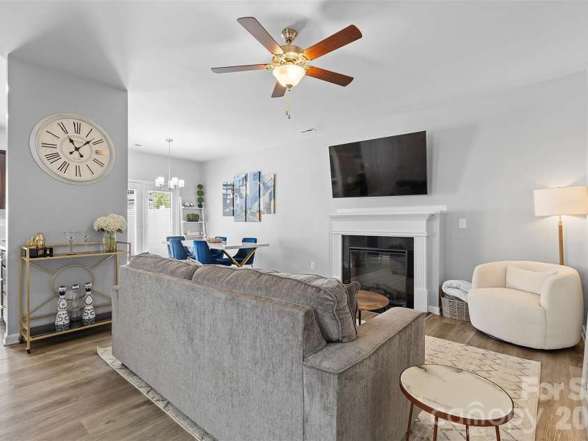 8048 Alderton Lane, Charlotte, NC 28215.  MLS# CAR4292122, YatesRealty ID 1845. 