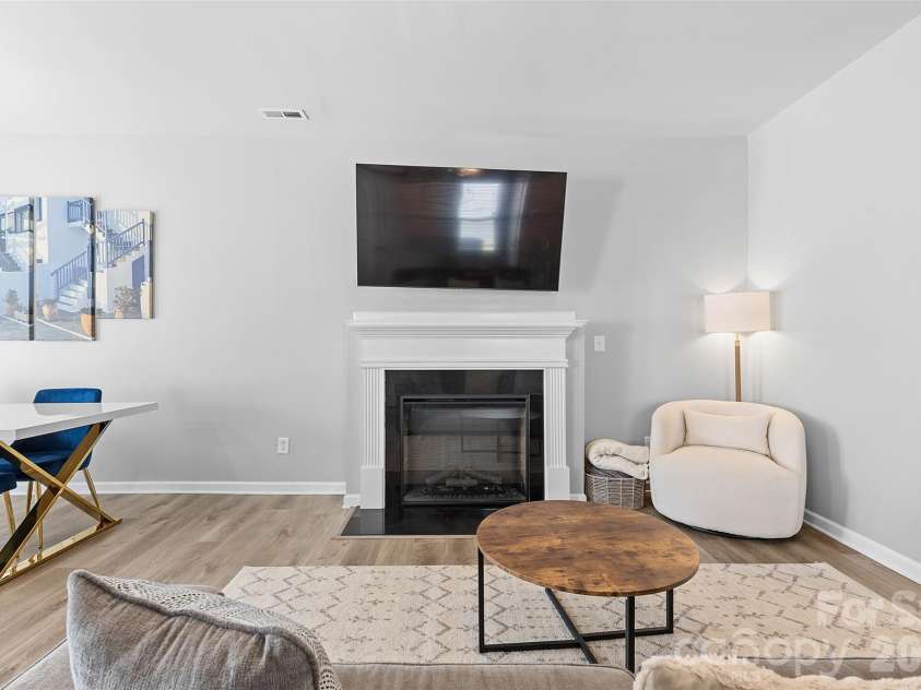 8048 Alderton Lane, Charlotte, NC 28215.  MLS# CAR4292122, YatesRealty ID 1845. 
