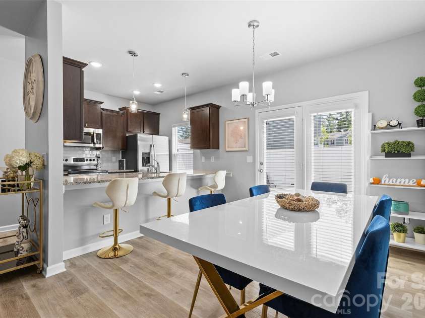 8048 Alderton Lane, Charlotte, NC 28215.  MLS# CAR4292122, YatesRealty ID 1845. 