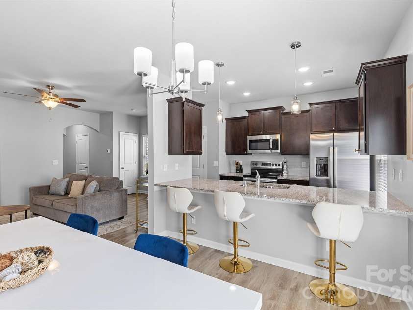 8048 Alderton Lane, Charlotte, NC 28215.  MLS# CAR4292122, YatesRealty ID 1845. 