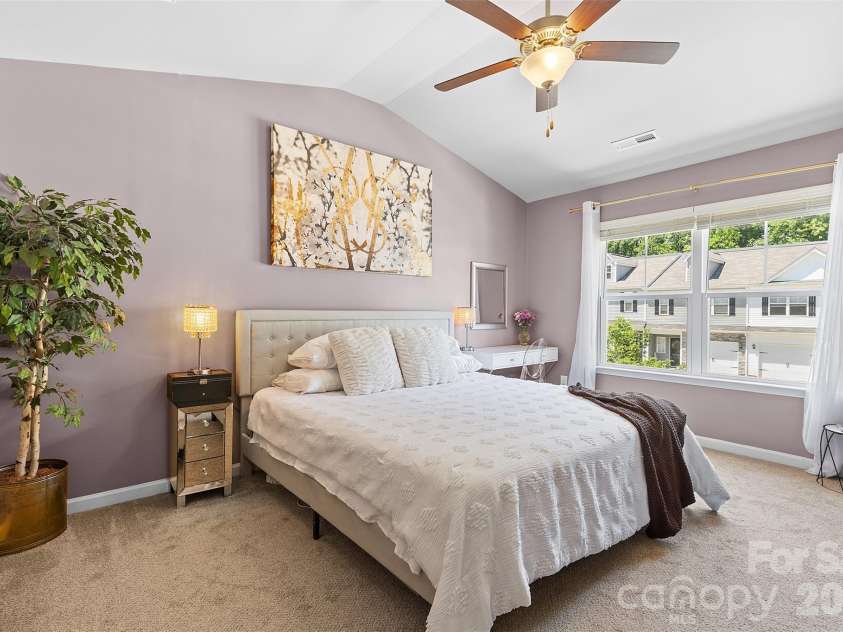 8048 Alderton Lane, Charlotte, NC 28215.  MLS# CAR4292122, YatesRealty ID 1845. 