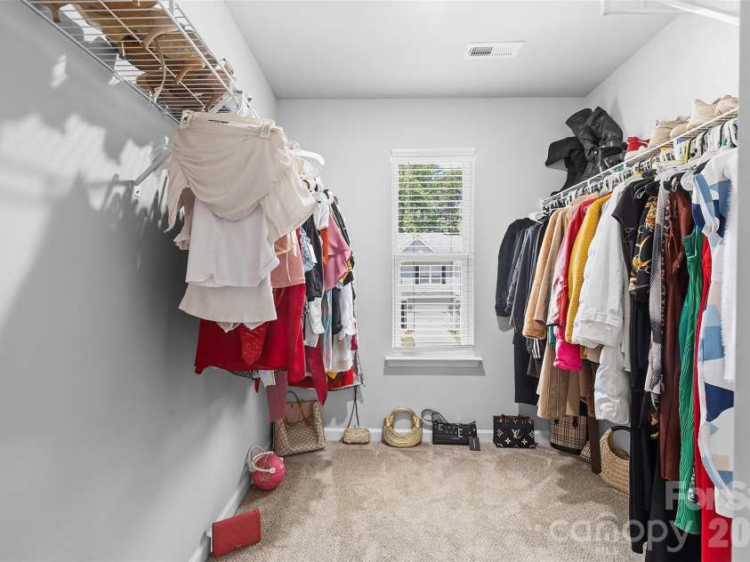 8048 Alderton Lane, Charlotte, NC 28215.  MLS# CAR4292122, YatesRealty ID 1845. 