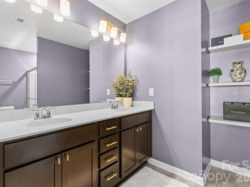 8048 Alderton Lane, Charlotte, NC 28215.  MLS# CAR4292122, YatesRealty ID 1845. 