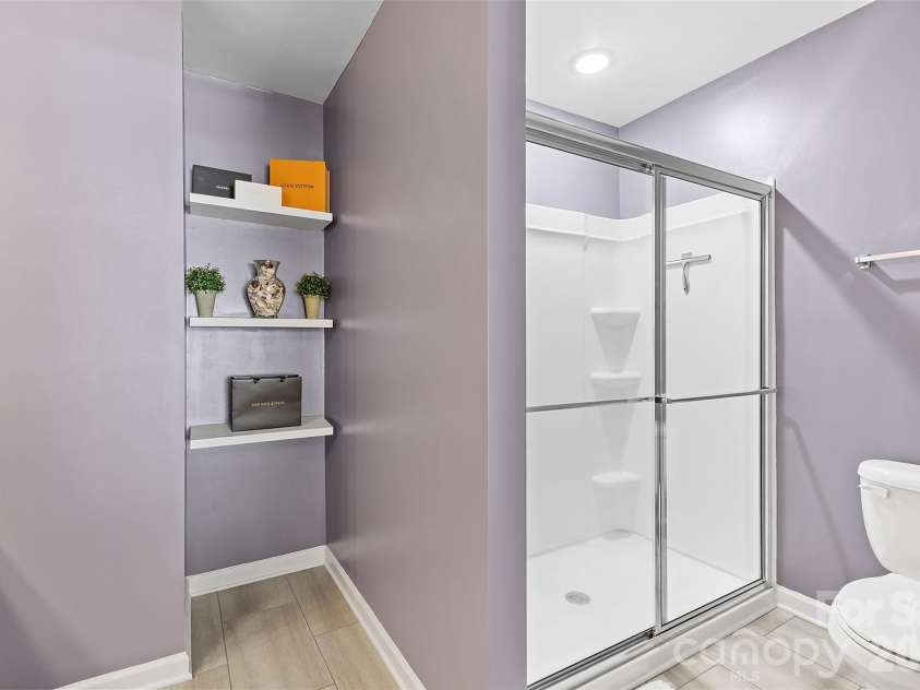 8048 Alderton Lane, Charlotte, NC 28215.  MLS# CAR4292122, YatesRealty ID 1845. 