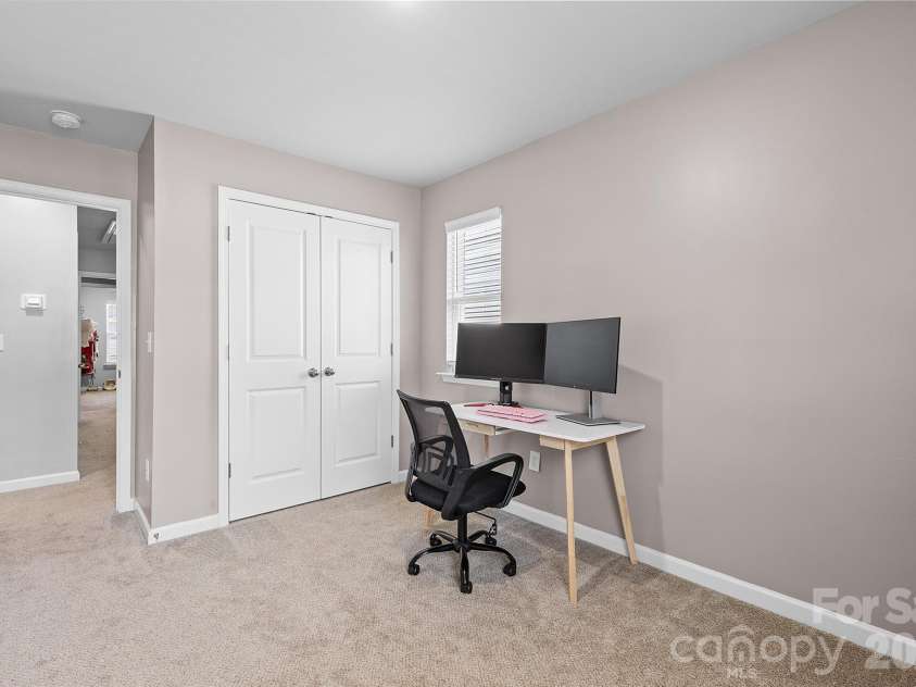 8048 Alderton Lane, Charlotte, NC 28215.  MLS# CAR4292122, YatesRealty ID 1845. 