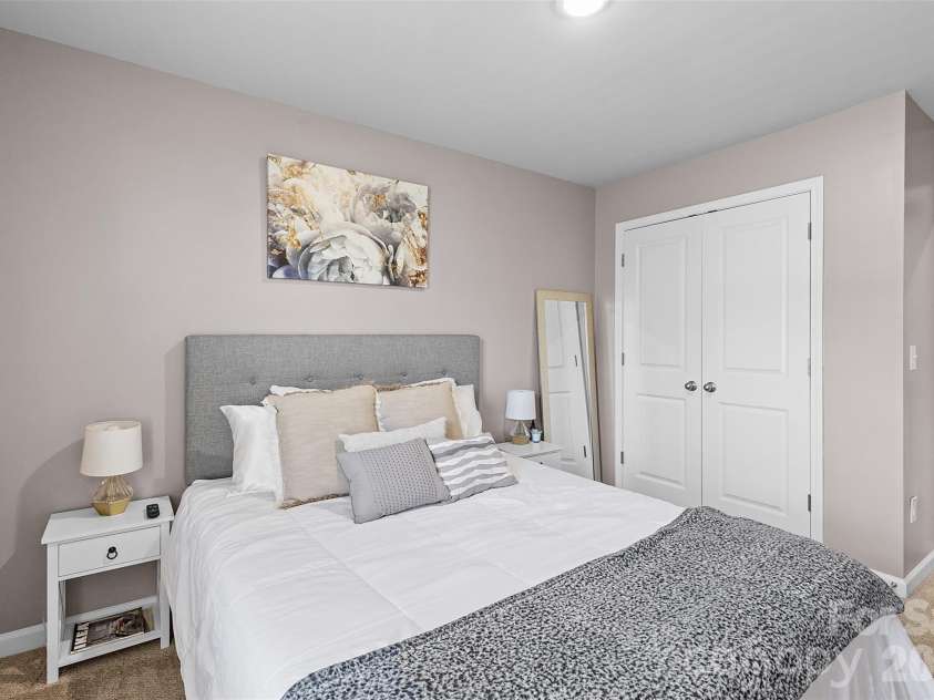 8048 Alderton Lane, Charlotte, NC 28215.  MLS# CAR4292122, YatesRealty ID 1845. 