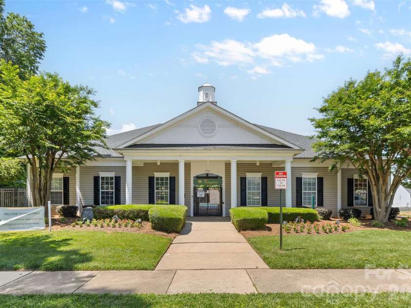 8048 Alderton Lane, Charlotte, NC 28215.  MLS# CAR4292122, YatesRealty ID 1845. 