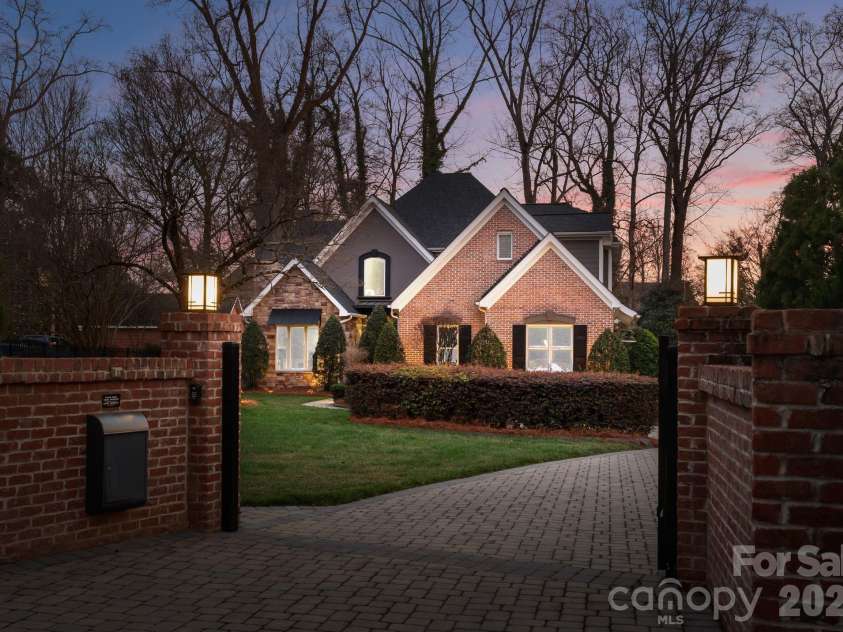 141 Sardis Lane, Charlotte, NC 28270.  MLS# CAR4352469, YatesRealty ID 18451. 