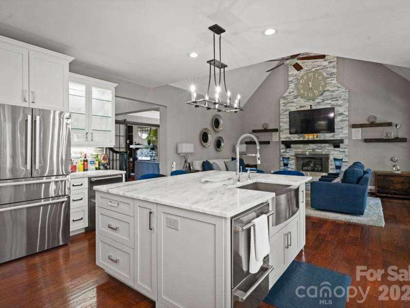 141 Sardis Lane, Charlotte, NC 28270.  MLS# CAR4352469, YatesRealty ID 18451. 
