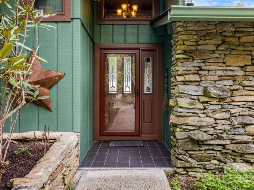 736 Banks Mountain Drive, Hendersonville, NC 28792.  MLS# CAR4253465, YatesRealty ID 18451. 