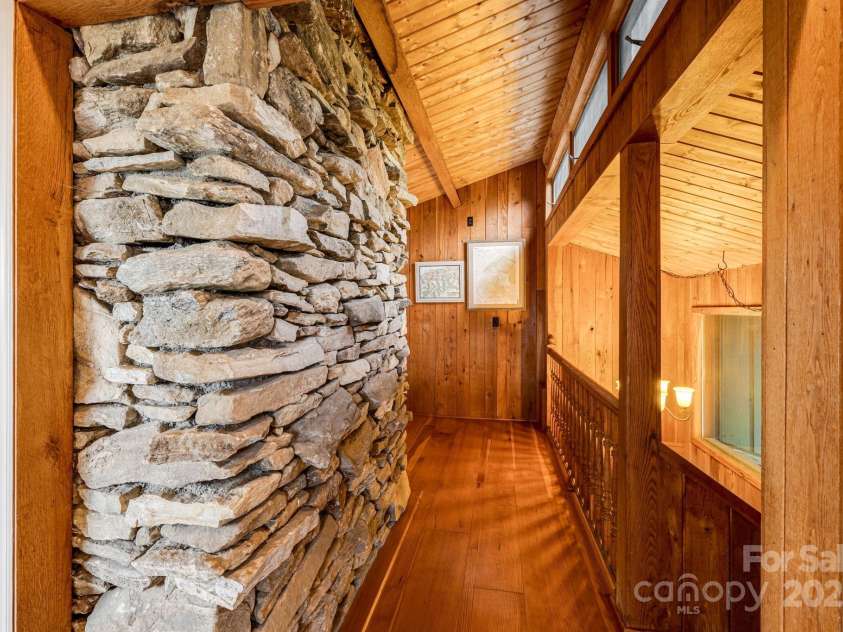 736 Banks Mountain Drive, Hendersonville, NC 28792.  MLS# CAR4253465, YatesRealty ID 18451. 