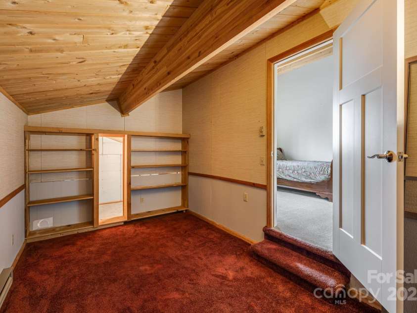 736 Banks Mountain Drive, Hendersonville, NC 28792.  MLS# CAR4253465, YatesRealty ID 18451. 