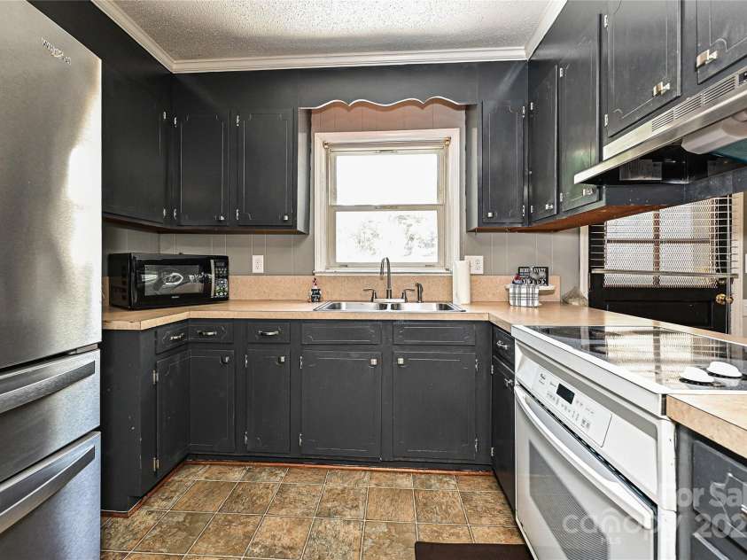 267 Buffalo Avenue, Concord, NC 28025.  MLS# CAR4266224, YatesRealty ID 18452. 