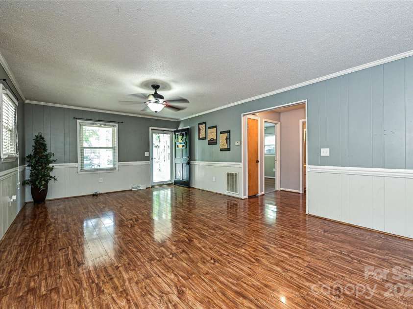 267 Buffalo Avenue, Concord, NC 28025.  MLS# CAR4266224, YatesRealty ID 18452. 