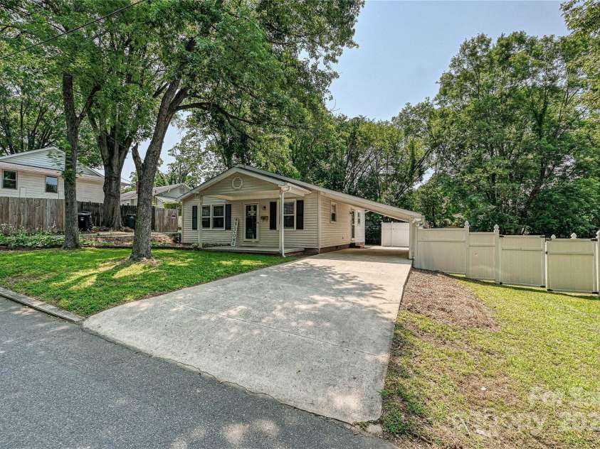 267 Buffalo Avenue, Concord, NC 28025.  MLS# CAR4266224, YatesRealty ID 18452. 