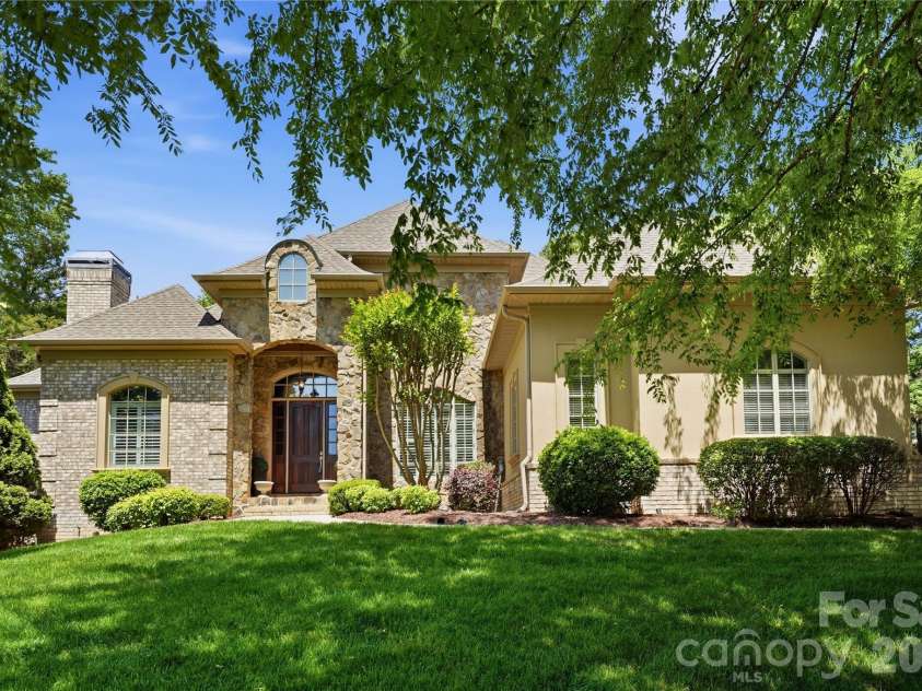 9200 Unbridle Lane, Waxhaw, NC 28173.  MLS# CAR4335416, YatesRealty ID 18453. 
