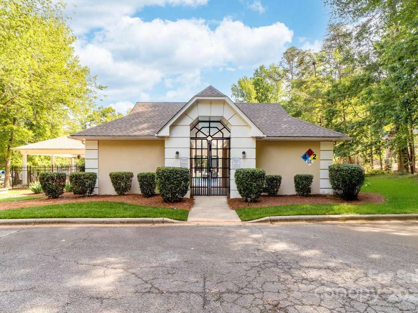 122 Waterford Drive, Mooresville, NC 28117.  MLS# CAR4260054, YatesRealty ID 18454. Clubhouse
