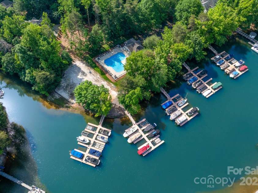 122 Waterford Drive, Mooresville, NC 28117.  MLS# CAR4260054, YatesRealty ID 18454. Gorgeous waterfront neighborhood
