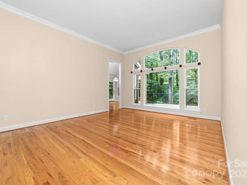 122 Waterford Drive, Mooresville, NC 28117.  MLS# CAR4260054, YatesRealty ID 18454. Large Great Room
