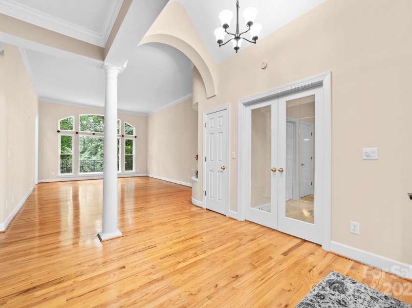 122 Waterford Drive, Mooresville, NC 28117.  MLS# CAR4260054, YatesRealty ID 18454. Welcoming Entrance with views through to the backyard