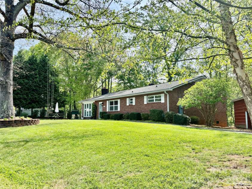2730 4th Street Place, Hickory, NC 28601.  MLS# CAR4368046, YatesRealty ID 18454. 
