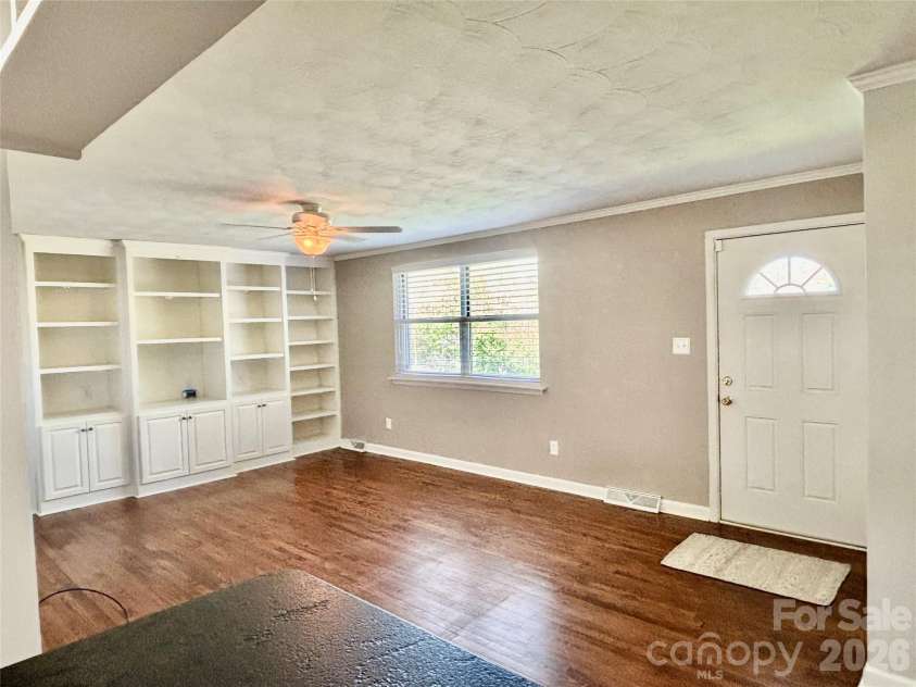 2730 4th Street Place, Hickory, NC 28601.  MLS# CAR4368046, YatesRealty ID 18454. 