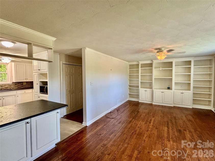 2730 4th Street Place, Hickory, NC 28601.  MLS# CAR4368046, YatesRealty ID 18454. 