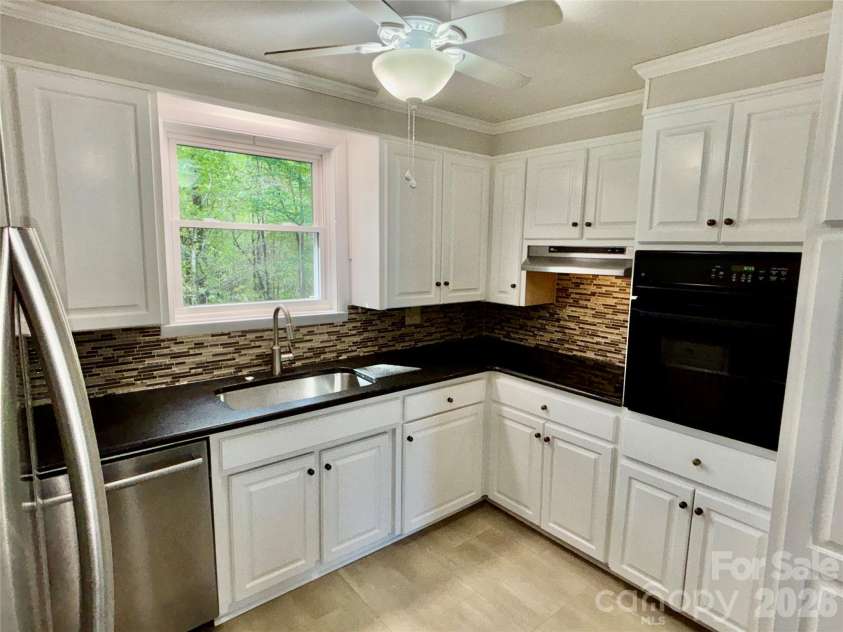 2730 4th Street Place, Hickory, NC 28601.  MLS# CAR4368046, YatesRealty ID 18454. 
