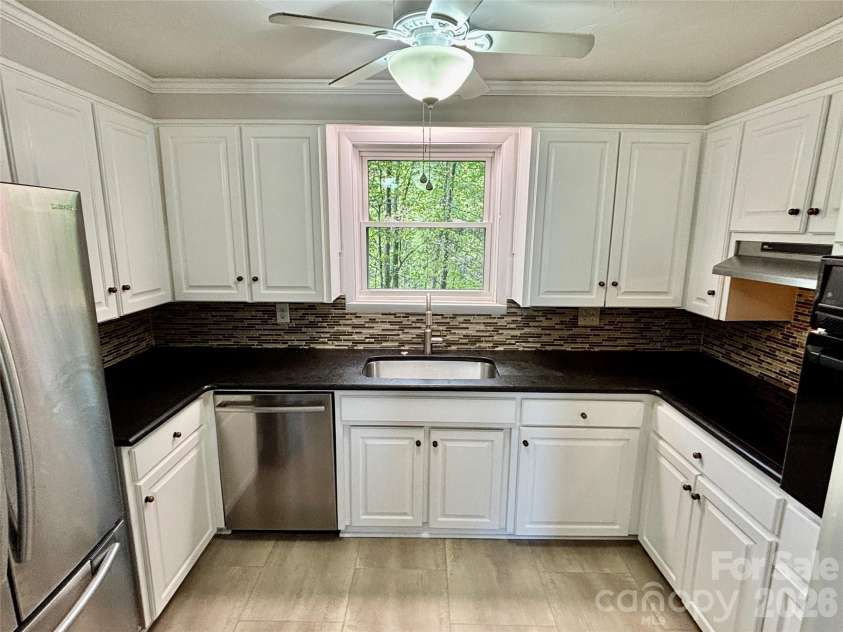 2730 4th Street Place, Hickory, NC 28601.  MLS# CAR4368046, YatesRealty ID 18454. 