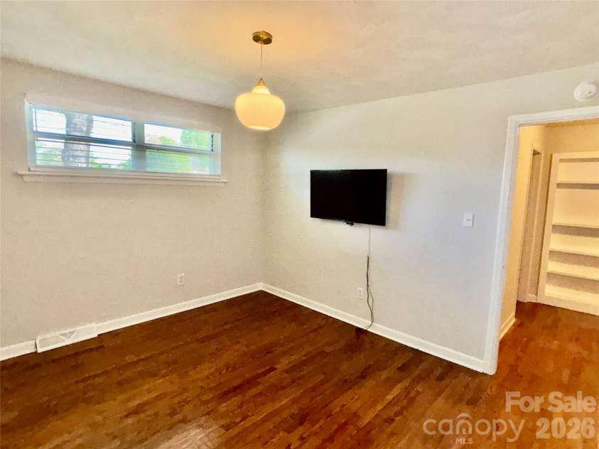 2730 4th Street Place, Hickory, NC 28601.  MLS# CAR4368046, YatesRealty ID 18454. 