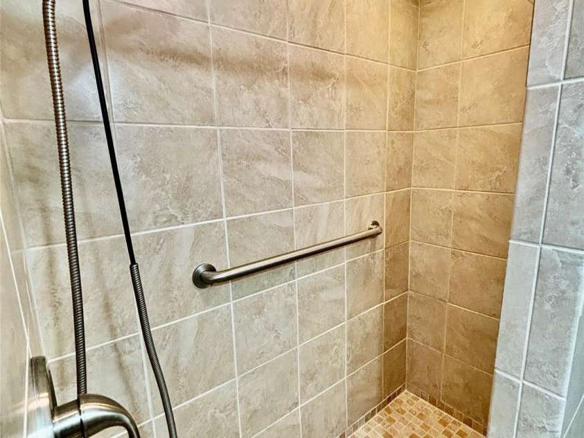 2730 4th Street Place, Hickory, NC 28601.  MLS# CAR4368046, YatesRealty ID 18454. 