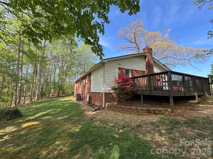 2730 4th Street Place, Hickory, NC 28601.  MLS# CAR4368046, YatesRealty ID 18454. 