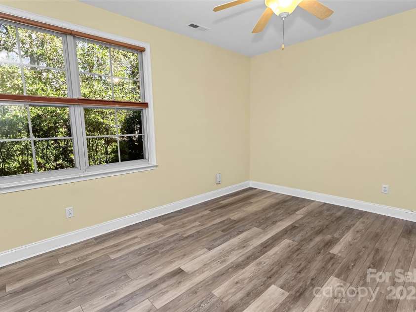 17 Outlook Circle, Swannanoa, NC 28778.  MLS# CAR4235624, YatesRealty ID 18455. 