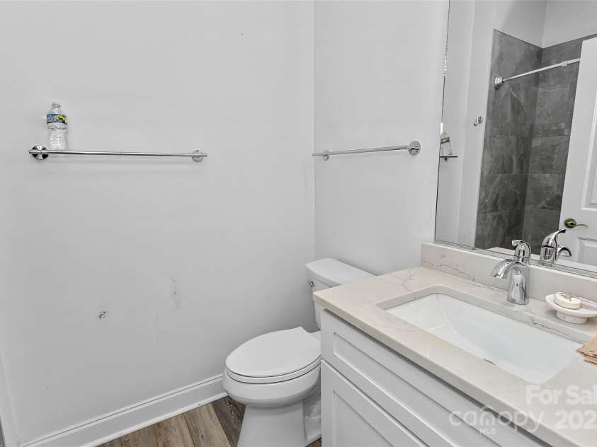 17 Outlook Circle, Swannanoa, NC 28778.  MLS# CAR4235624, YatesRealty ID 18455. 