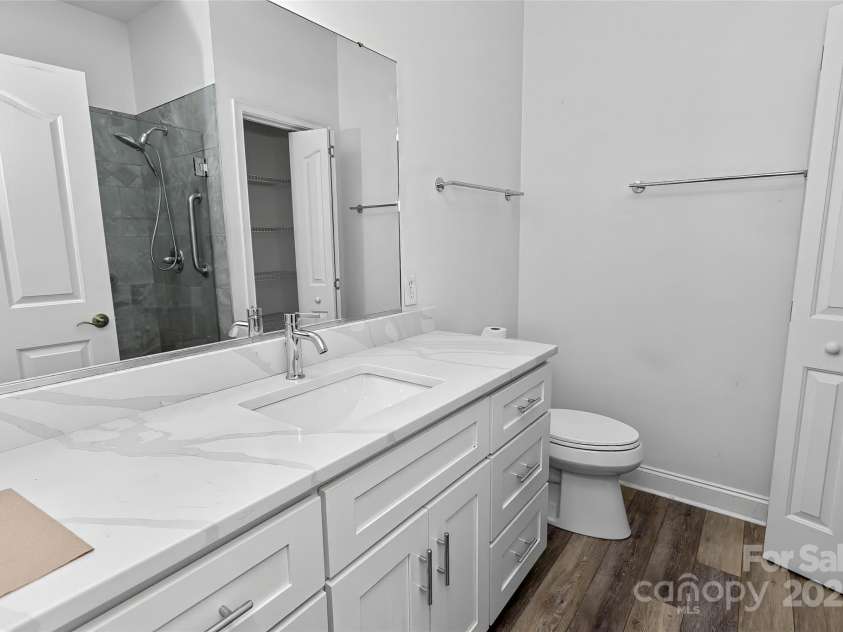 17 Outlook Circle, Swannanoa, NC 28778.  MLS# CAR4235624, YatesRealty ID 18455. 