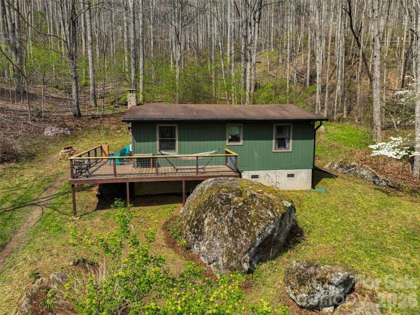 183 Stoney Fork Road, Barnardsville, NC 28709.  MLS# CAR4368859, YatesRealty ID 18455. 