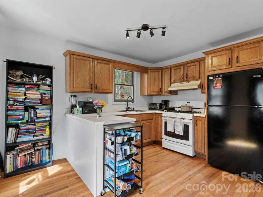 183 Stoney Fork Road, Barnardsville, NC 28709.  MLS# CAR4368859, YatesRealty ID 18455. 