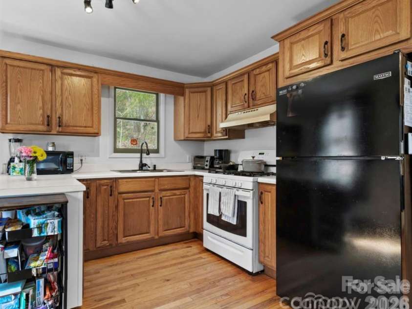 183 Stoney Fork Road, Barnardsville, NC 28709.  MLS# CAR4368859, YatesRealty ID 18455. 