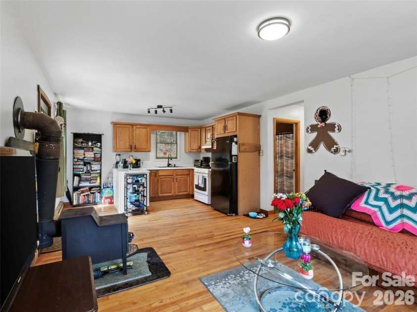 183 Stoney Fork Road, Barnardsville, NC 28709.  MLS# CAR4368859, YatesRealty ID 18455. 