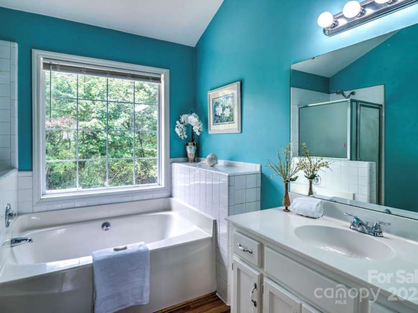 1633 Kiawah Court, Gastonia, NC 28056.  MLS# CAR4267708, YatesRealty ID 18456. 