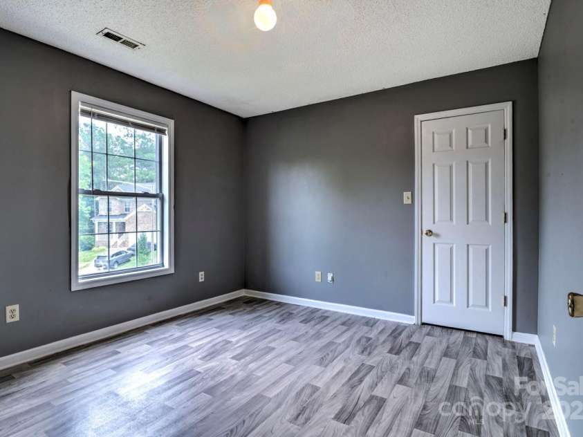 1633 Kiawah Court, Gastonia, NC 28056.  MLS# CAR4267708, YatesRealty ID 18456. 