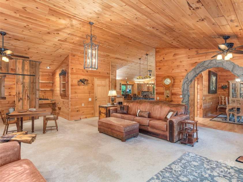 47 Tammy Drive, Maggie Valley, NC 28751.  MLS# CAR4267219, YatesRealty ID 18458. 