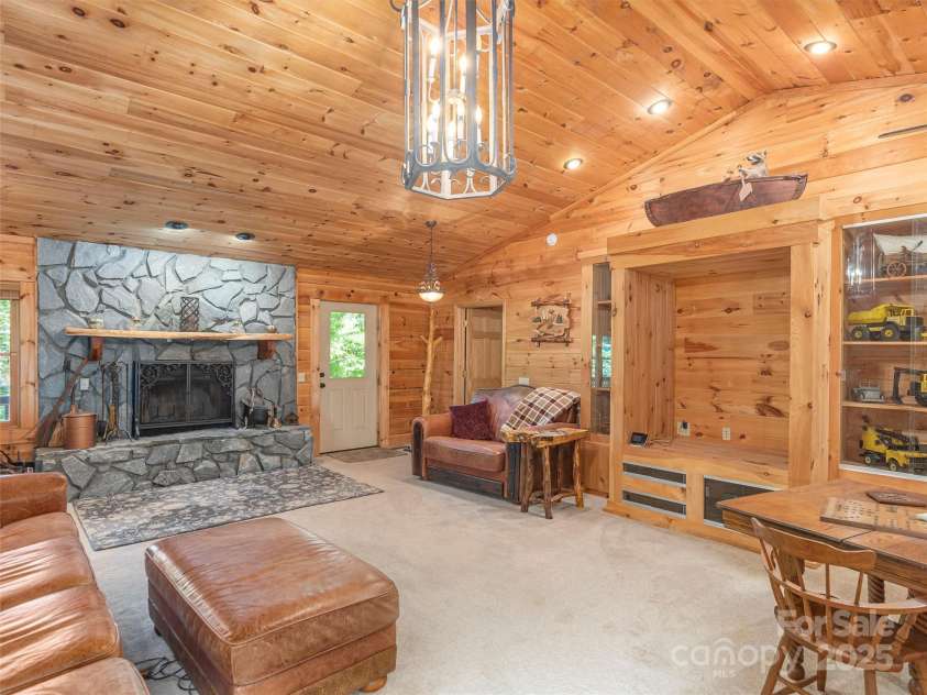 47 Tammy Drive, Maggie Valley, NC 28751.  MLS# CAR4267219, YatesRealty ID 18458. 