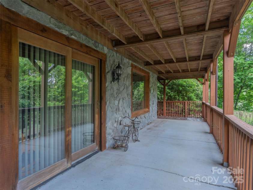 47 Tammy Drive, Maggie Valley, NC 28751.  MLS# CAR4267219, YatesRealty ID 18458. 