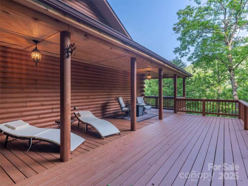 47 Tammy Drive, Maggie Valley, NC 28751.  MLS# CAR4267219, YatesRealty ID 18458. 