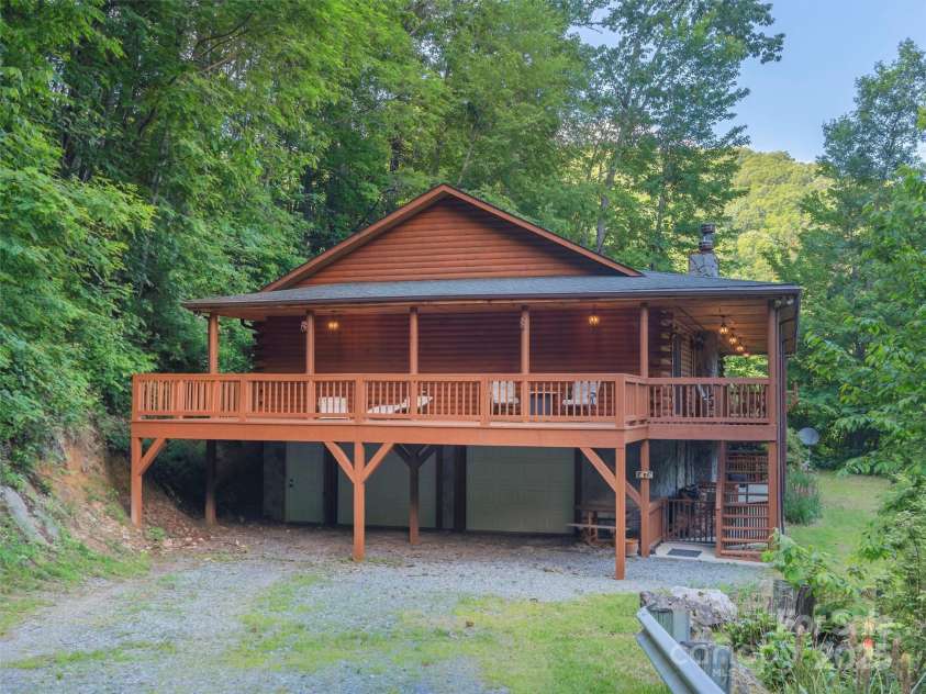 47 Tammy Drive, Maggie Valley, NC 28751.  MLS# CAR4267219, YatesRealty ID 18458. 