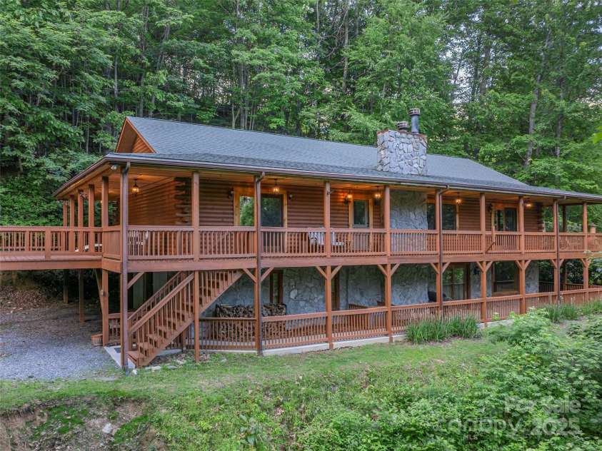47 Tammy Drive, Maggie Valley, NC 28751.  MLS# CAR4267219, YatesRealty ID 18458. 