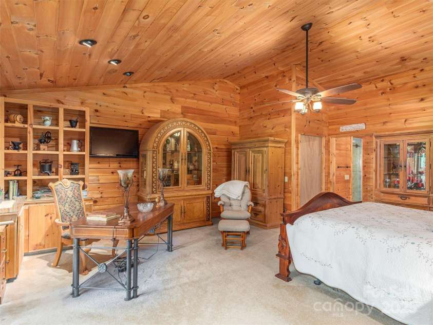 47 Tammy Drive, Maggie Valley, NC 28751.  MLS# CAR4267219, YatesRealty ID 18458. Primary Bedroom